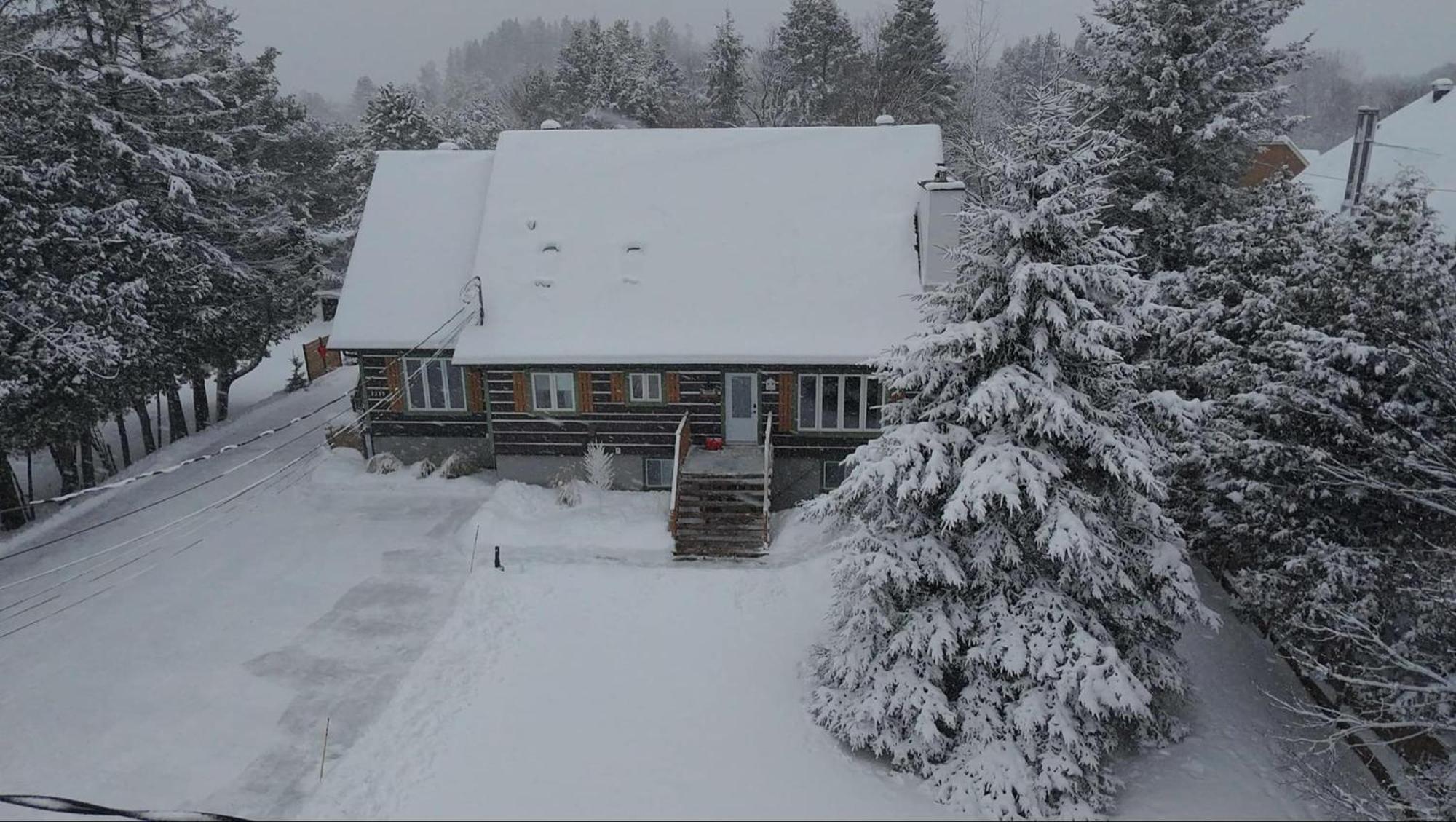 Bed and Breakfast Le Pimbina Mont-Tremblant Exterior foto